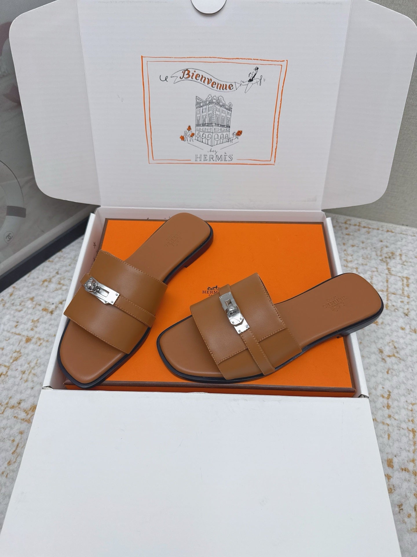 HM 26ss Oasis Sandals Brown Sheepskin Sliver Buckle 625166