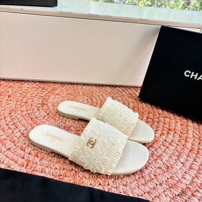 CC 26s Slippers White Fabric Sheepskin 648232