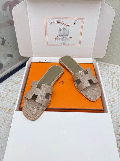 HM 26ss Oran Sandals Beige Olive Green  Cowhide 625039