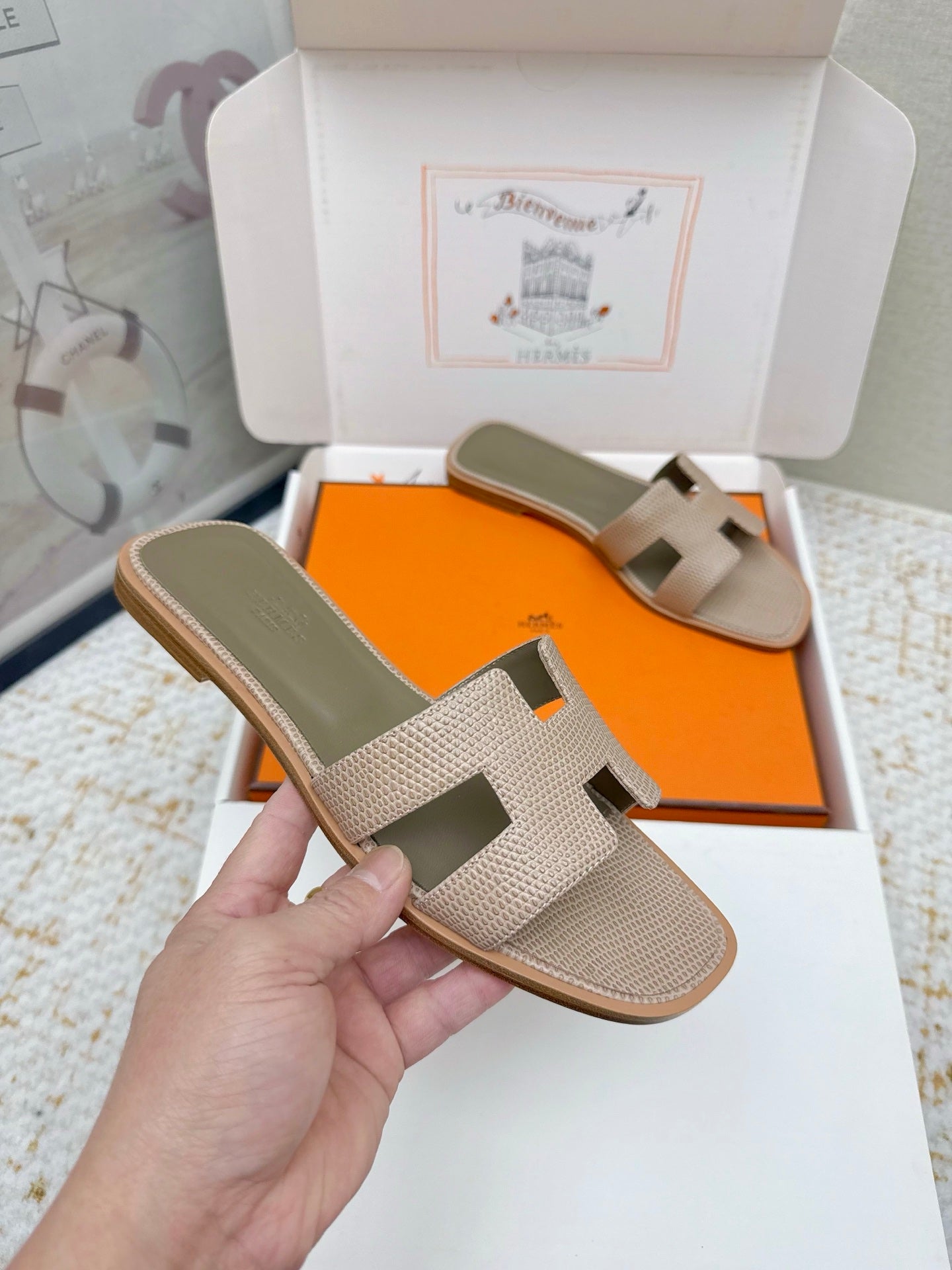 HM 26ss Oran Sandals Beige Olive Green  Cowhide 625039