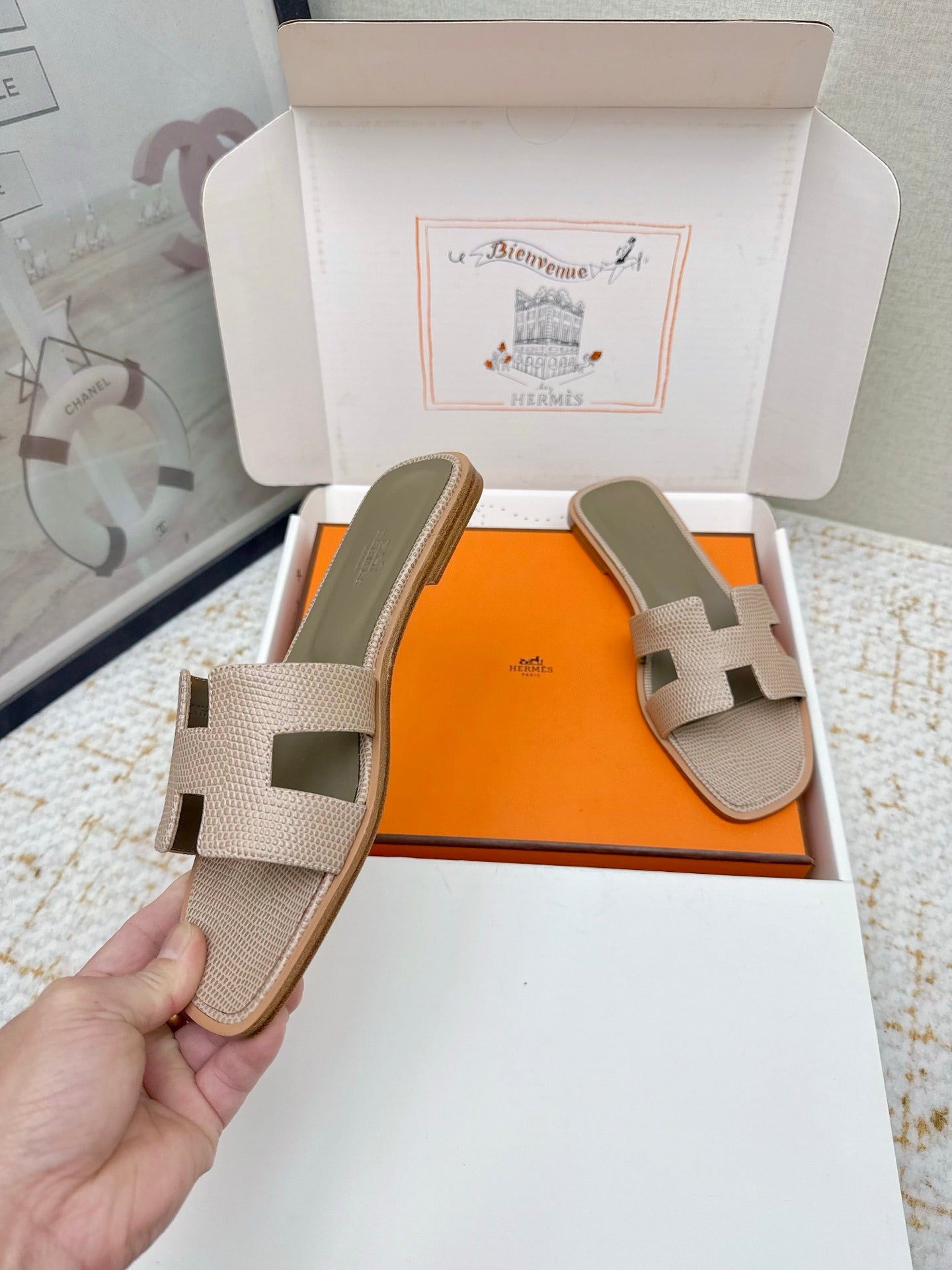 HM 26ss Oran Sandals Beige Olive Green  Cowhide 625039