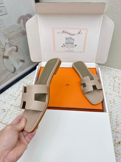 HM 26ss Oran Sandals Beige Olive Green  Cowhide 625039