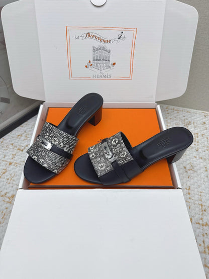 HM 26ss Oasis Sandals 50 Gray White Black Cowhide Sliver Buckle 625157
