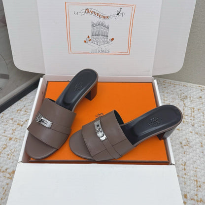 HM 26ss Oasis Sandals 50 Dark Taupe Sheepskin Sliver Buckle 625168