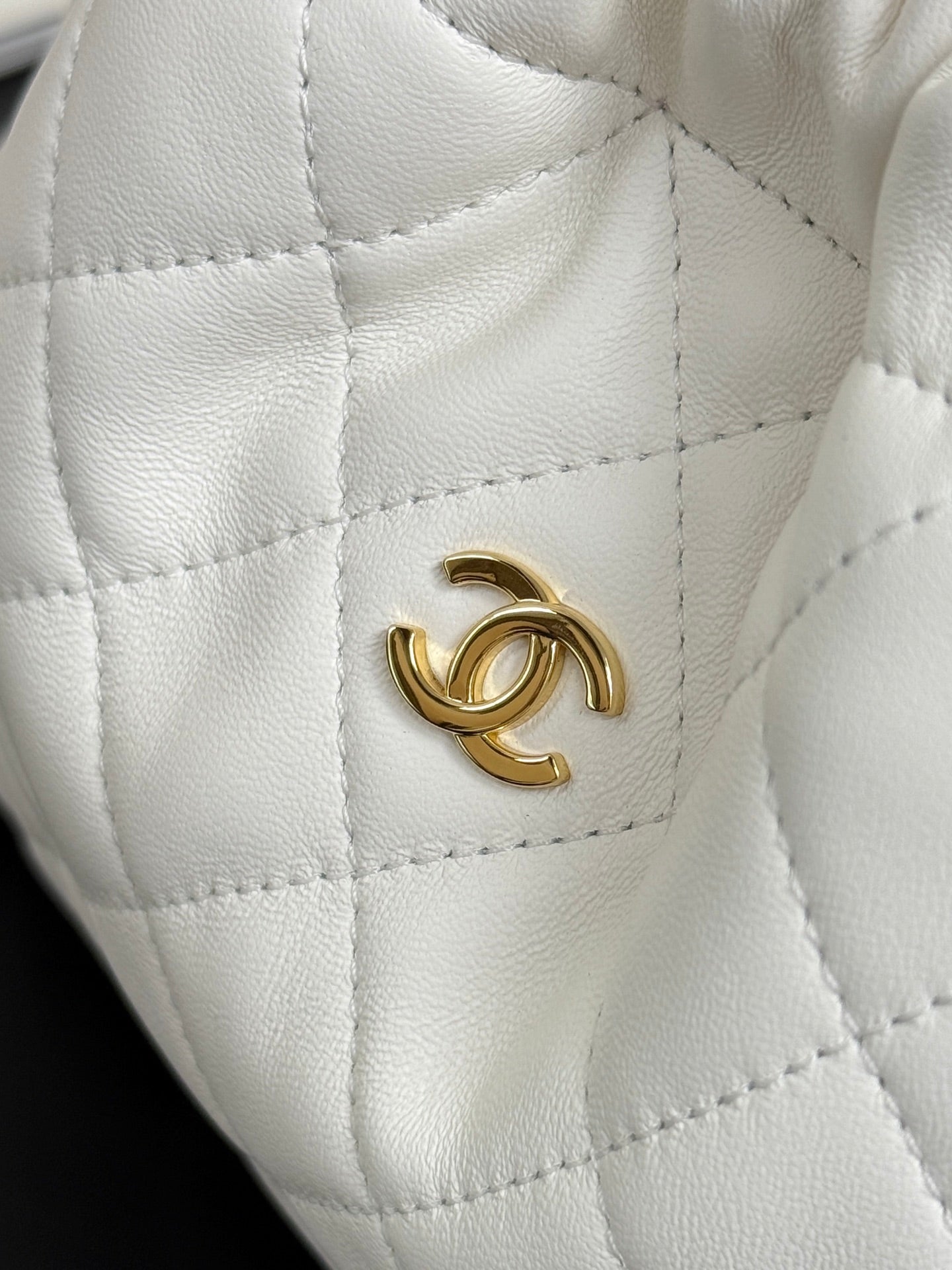 Chanel 2026 Lucky Bag 22cm White Sheepskin