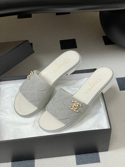 CC 26s Flat Sandals White Gray Canvas Sheepskin Double C 649507