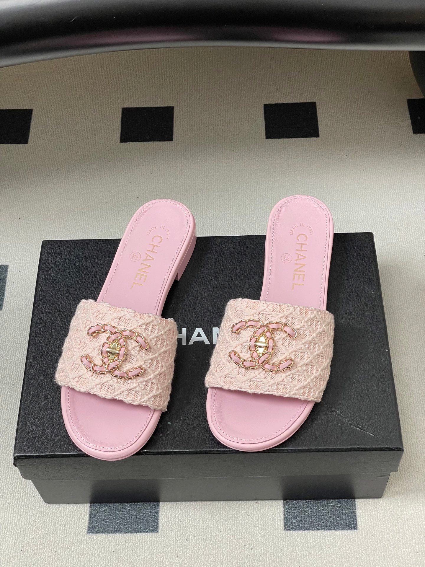 CC 26s Flat Slippers Pink Fabric Sheepskin 649488