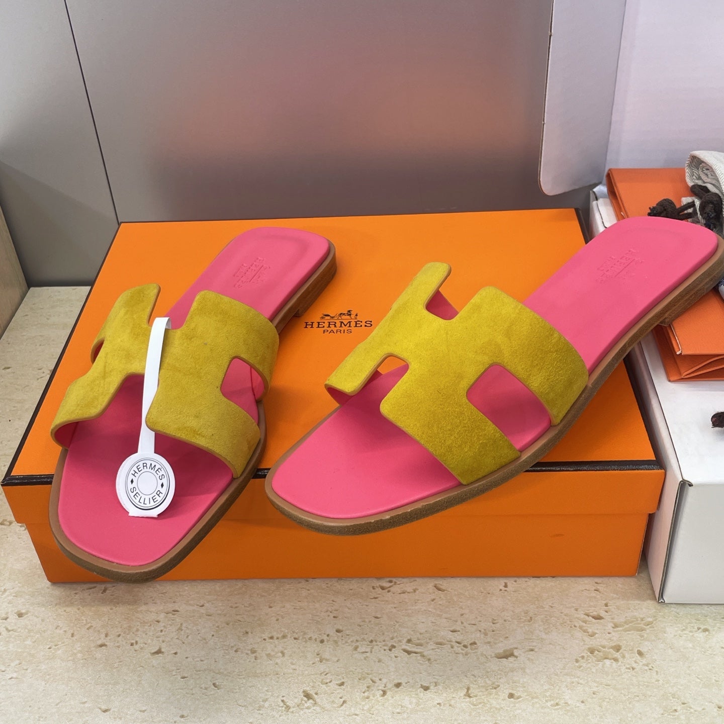 HM 26ss  Oran Sandals Pink Yellow Suede Cowhide 607207